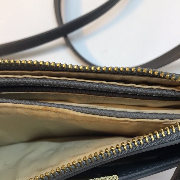 TAHARI Gray Crossbody Bag - Picture 10 of 12